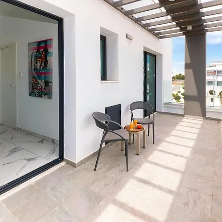 Villa Mirella By Interhome